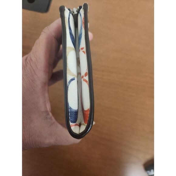 Coach Signature 'C' Bleecker muli color Zip Wallet - Picture 4 of 8